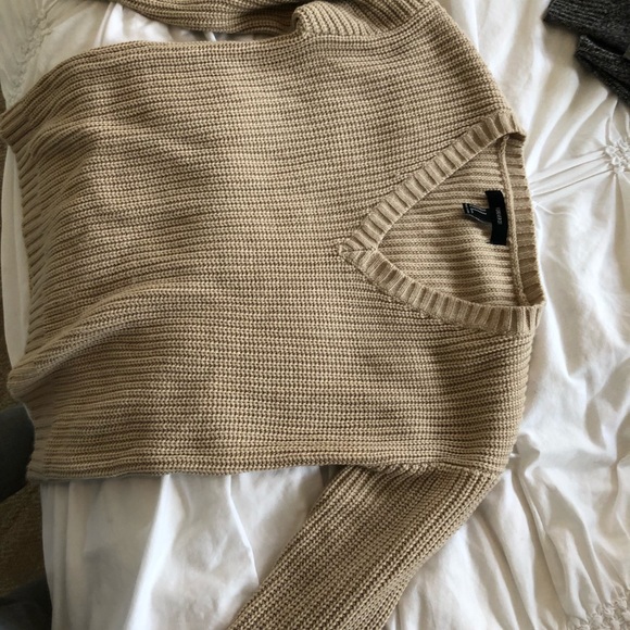 Forever 21 sweater never worn!! - Picture 3 of 4
